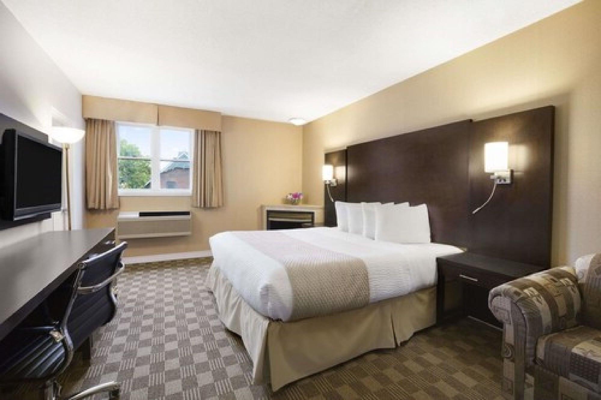 Days Inn & Suites By Wyndham North Bay Downtown Esterno foto