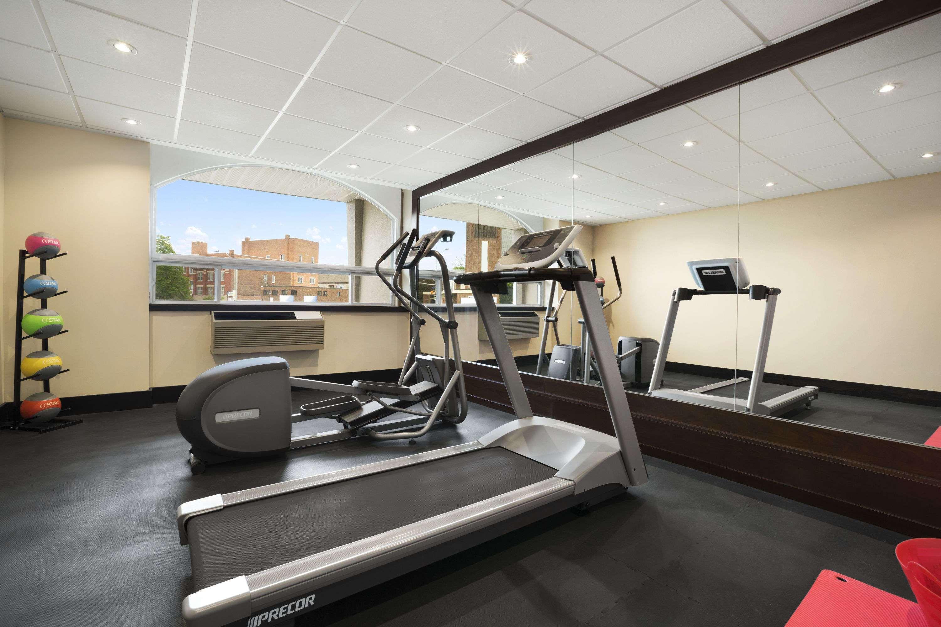Days Inn & Suites By Wyndham North Bay Downtown Esterno foto