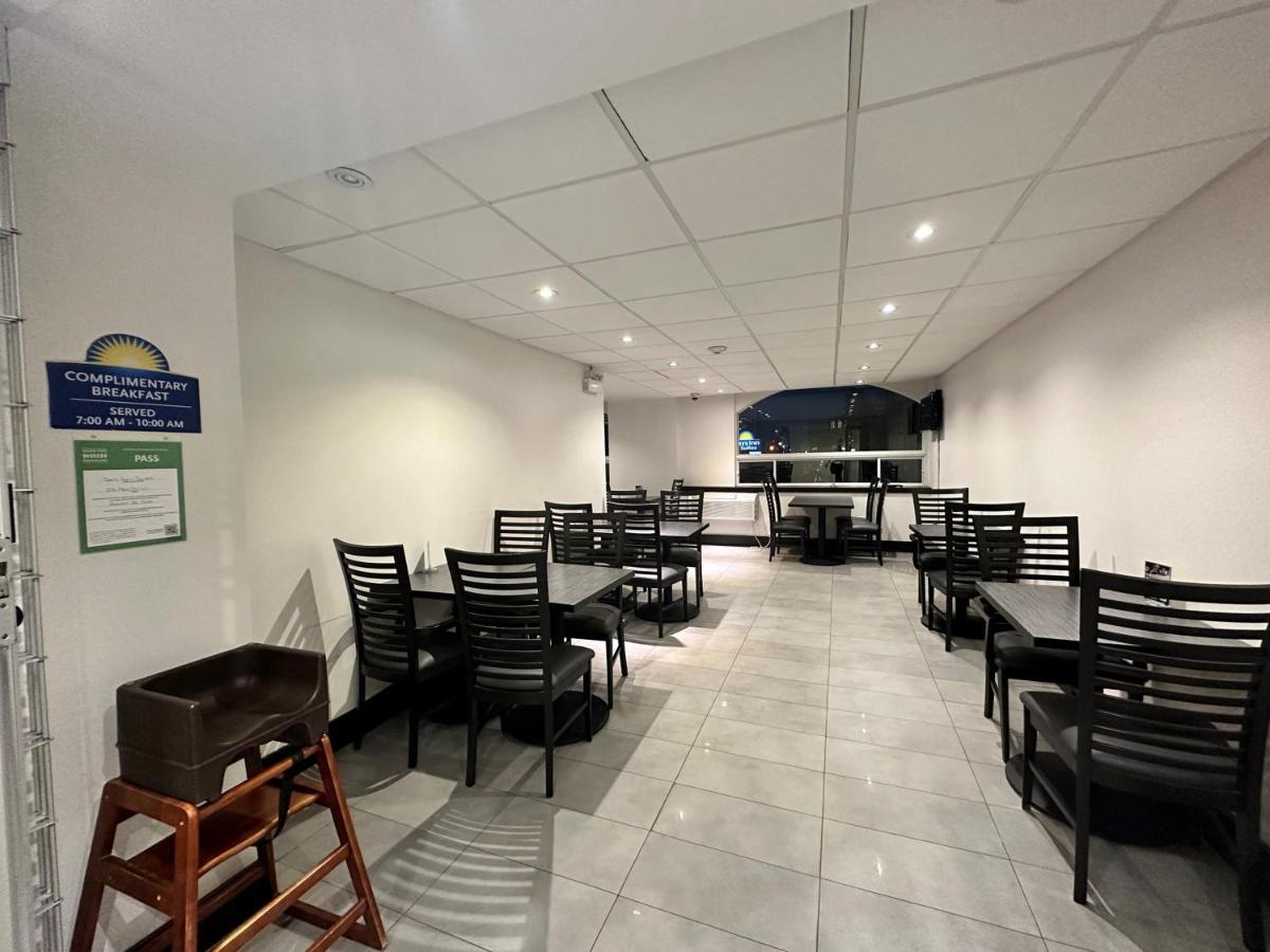 Days Inn & Suites By Wyndham North Bay Downtown Esterno foto