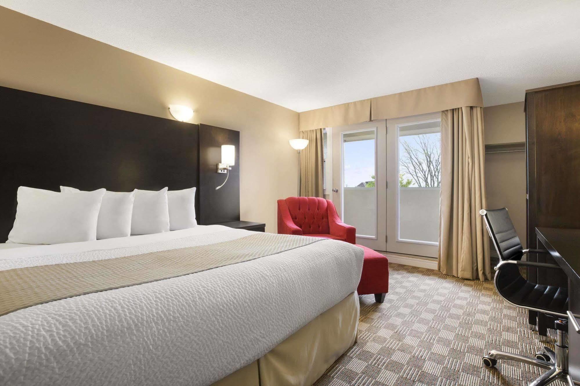 Days Inn & Suites By Wyndham North Bay Downtown Esterno foto