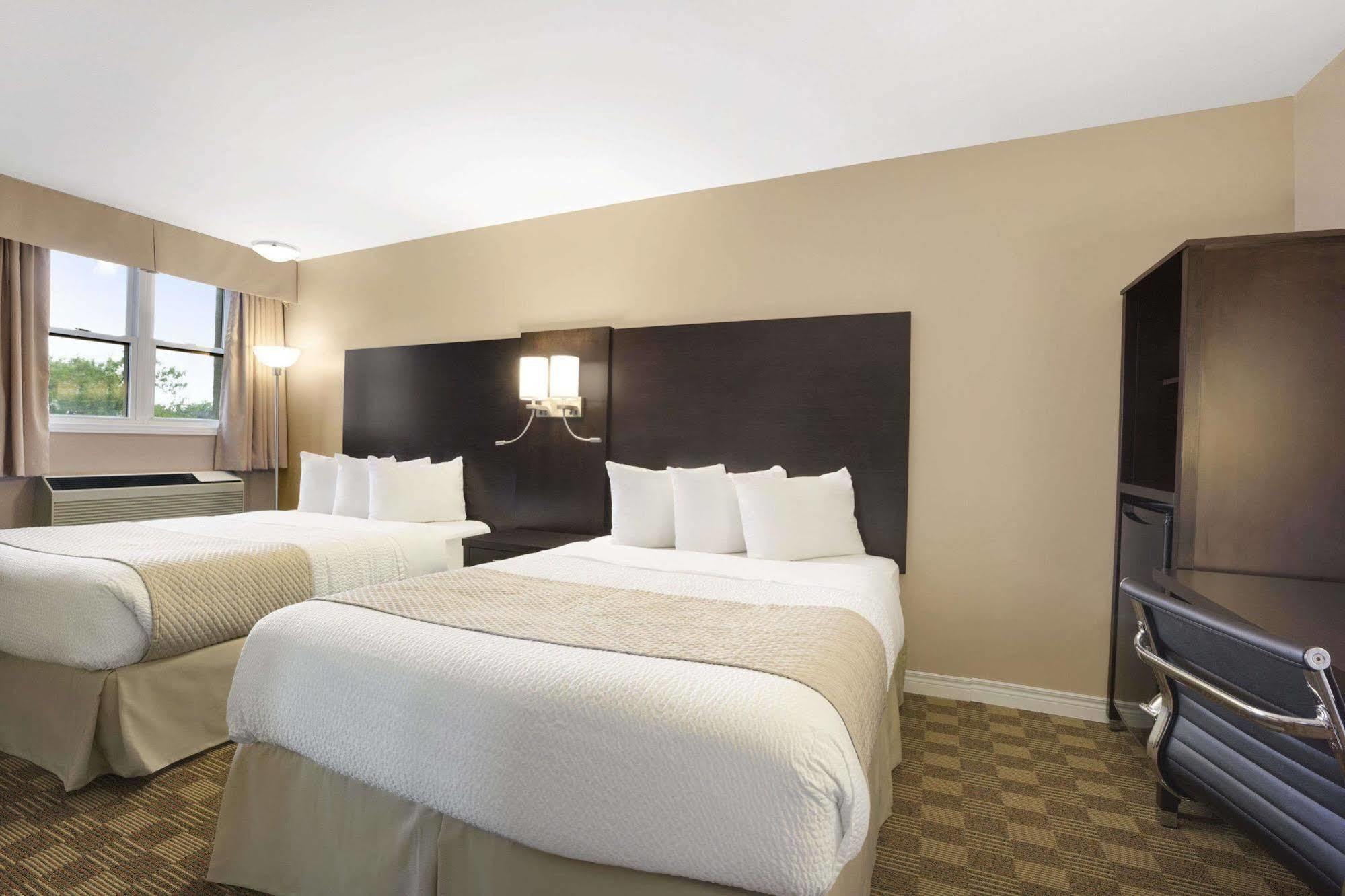 Days Inn & Suites By Wyndham North Bay Downtown Esterno foto