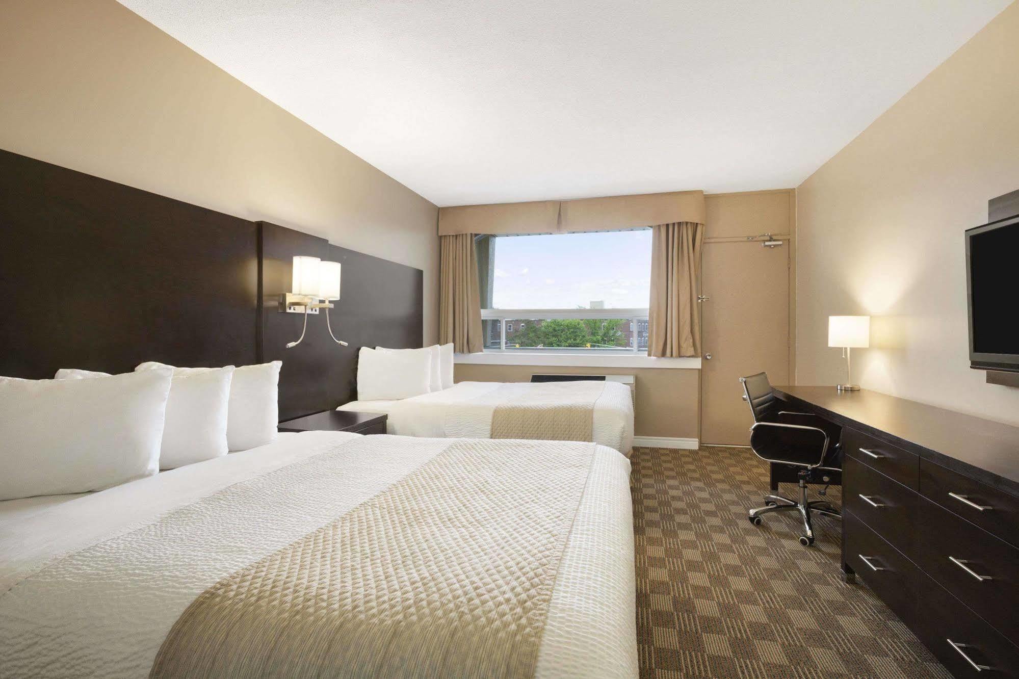 Days Inn & Suites By Wyndham North Bay Downtown Esterno foto