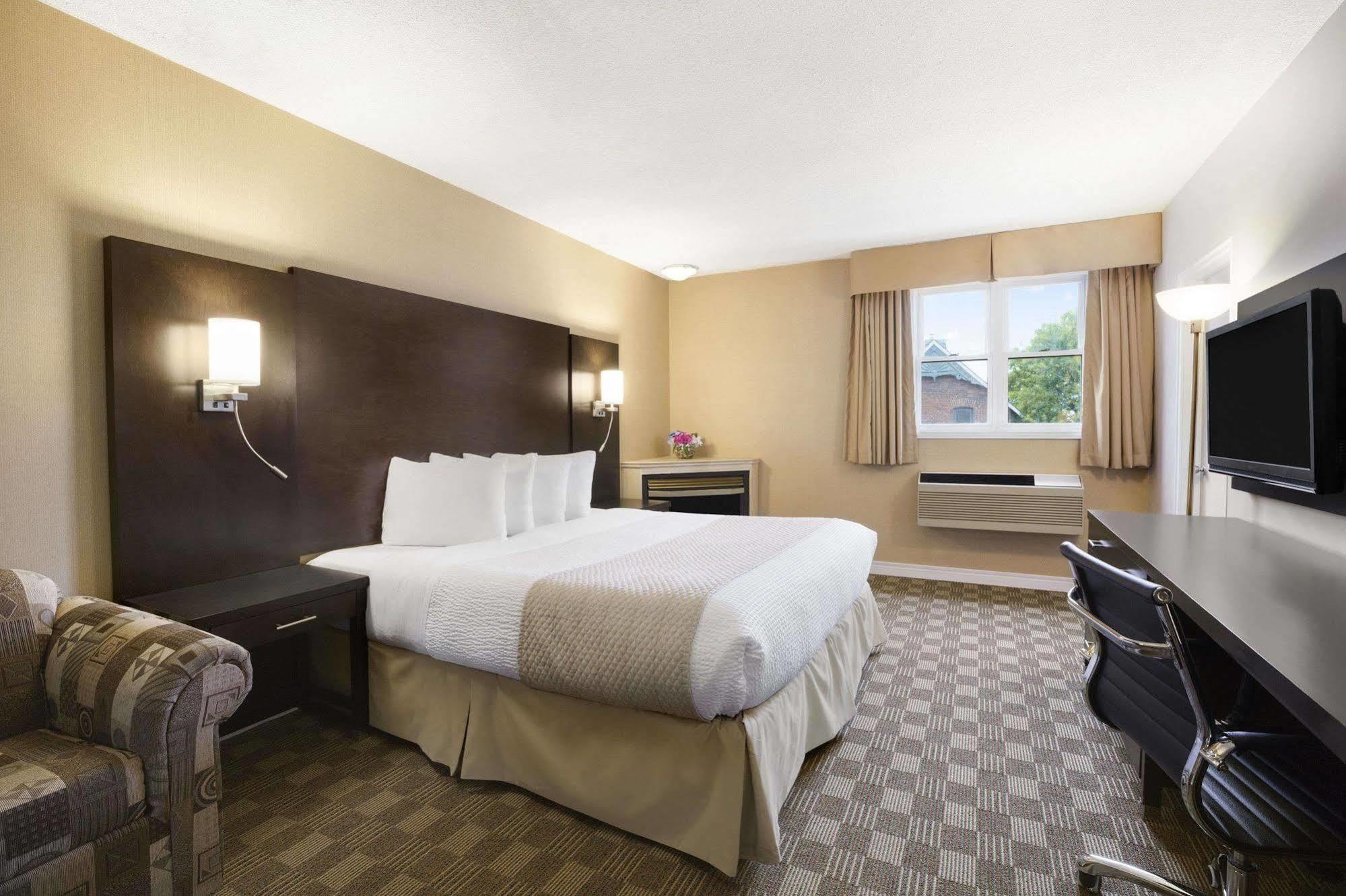 Days Inn & Suites By Wyndham North Bay Downtown Esterno foto